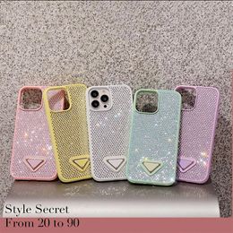 Luxe Crystal Glitter Triangle Femmes Téléphone Cas Bling Strass Diamant Shell pour iPhone 15 14 plus 13 12 11 pro Max Mode Femmes Case Cover Back