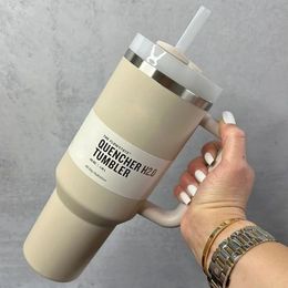 Klaar voor verzending Quencher Tumblers H2.0 40oz roestvrijstalen bekers Siliconen handvat Deksel Stro 2e generatie Automokken Waterflessen 20 kleur 117