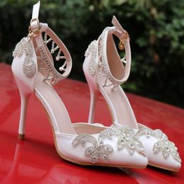 Zapatos de novia de boda de cristal de lujo para la novia Diseñador de diamantes de imitación Sandalias de diseñador de mujer de alta calidad Tacón alto barato 9 CM Pointed277B