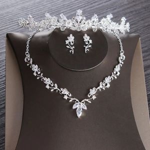 Luxe kubieke zirkoonbladeren bruids sieraden set bruiloft sieraden set strass diadeem tiaras kroon choker ketting oorbellen Bijoux 240410