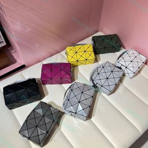 Bolsa cuboide de lujo Bolsos de hombro de diseñador Bolsos lisos Bolsos de noche de alta sociedad Bolsos de ocio Bolsos de mano de nailon exquisitos Paquete portátil para axilas