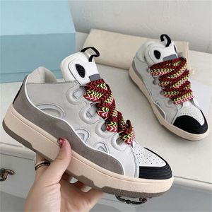 Zapatos de diseñador de cuero de lujo para hombres, mujeres, zapatillas de deporte, rosa, azul pálido, blanco, gris, multicolor, goma negra, rojo, zapatillas deportivas para hombre, zapatillas deportivas casuales para mujer, zapato clásico