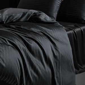Ensemble de literie gris foncé de luxe Lyocell eucalyptus fibre de couette douce et soyeuse de lit de lit de lit de lit d'oreiller 240521