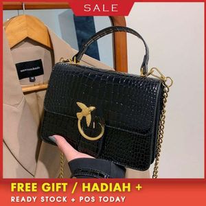 Bolsos de diseño de lujo Bolso de mujer Bolso nuevo ligero 2024 Moda de invierno Patrón de piedra brillante Golondrina Ocio Com-muter Un hombro Crossbody Embragues de noche