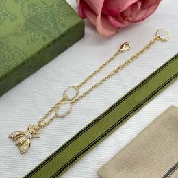 Luxe ontwerp Bangels Brand Letter Bracelet Chain Beroemde vrouwen 18K Gold Crystal Rhinestone Pearl polsband Link Chain Paar geschenken Joomerlry Accessoires
