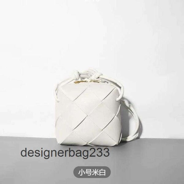 Luxury Design Botteg d'un sac authentique deux Venetta et Bag Bottegs Italie Brandname Woven Mini Styles CoupBody Cube Bag Cuboid Loop Han Camera Bag Atao