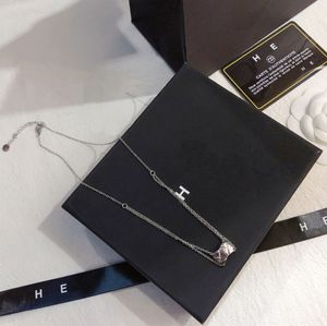 Luxe Design Diamanten Ketting Designer Sieraden Hanger Mode Jonge Stijl Lange Ketting Vergulde Zilveren Accessoires Prachtige Gift F05B