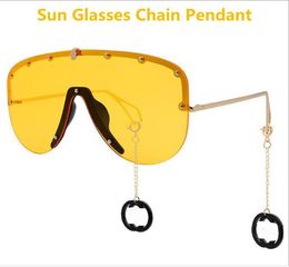 Diseño de lujo Letras de moda Anteojos cadenas pendiente Colgante Gafas de sol Accesorios con lazo de gel de sílice para mujeres gafas de sol gafas decoración colorida