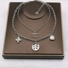 Collier design de luxe plaqué or 18 carats colliers ras du cou chaîne glands lettre pendentif mode femmes bijoux de mariage accessoires