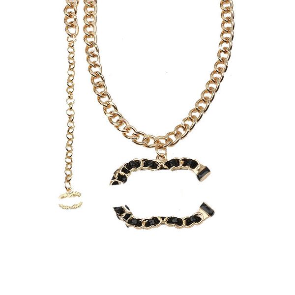 Diseño de lujo Collar colgante Chapado en oro Cadena de acero inoxidable Collares Gargantilla Carta Moda Mujer Accesorios de joyería de boda Regalo