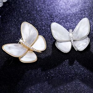 Luxe ontwerp Women Style Natural Shell -broches Silver Pin Butterfly Vorm borstpin voor cadeau295m