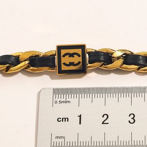 Luxe ontwerper 18K Gold vergulde ketting voor vrouwen Brand C-Letter Leer door keten Kettingen Sieraden Accessoire Hoge kwaliteit Nooit vervagen 13Style