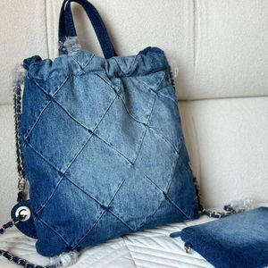 Luxe ontwerper 22as gewatteerde denim afval schoudertassen hoogwaardige klassieke blauwe blauwe capaciteit crossbody tas vrouwen zilveren hardware ketting handtas met kleine tas