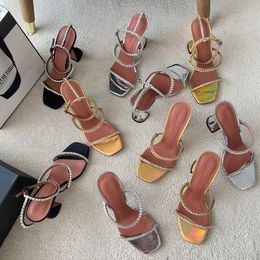 Diseñador de lujo Amina Muaddi x AWGE sandalias Nuevo transparente Begum Glass Pvc Crystal Transparente Slingback Sandalia Heel Pumps Gilda adornado sandalias de zafiro zapatos