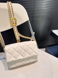Sacs de créateurs de luxe élégant mini sac de maquillage en cuir motif de caviar avec métal c-brouetter princesse monnaie porte-cartes à bandoulière des sacs à main