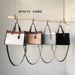 Luxe designertassen Handtas Schoudertas Draagtas Koreaanse C-familie Tote-stuk Set van buitenlandse handel Populaire Cross-body mode-schouder voor dames Fabriek directe verkoop 01