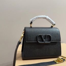 Bolsos de diseñador de lujo Bolsos de hombro bolso elegante hombre bolso de mujer bolso de hombro de moda de lona casual Bolsos Valantiuo de cuero real de moda Hombro de cadena Solapa clásica