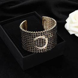 Diseñador de lujo Brazalete Apertura Ccity Pulseras Joyería Mujer Mujer Charm Pulsera Hombre Letra C Logo Brazalete Regalo 432