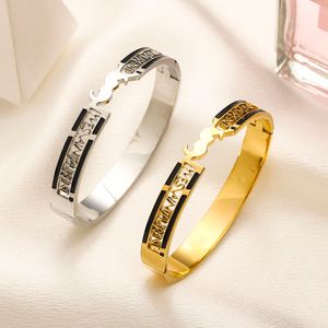 Bracelet de luxe Bracelet pour hommes du bracelet pour femmes adapté à la fête d'anniversaire des femmes