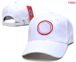 Gorra de béisbol de diseñador de lujo en la popular marca Canadá Gorras con letras El material de terciopelo es cómodo y transpirable Strapback Casquette Bonnet de cortesía A6