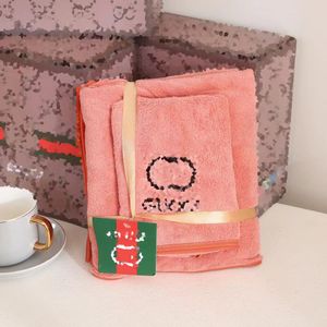 Ensemble de serviettes de bain de luxe avec logo classique et lettre brodée - Serviette en coton absorbant l'eau multicolore - Serviette de plage à séchage rapide - Coffret cadeau