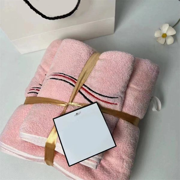 Serviette de plage design de luxe serviettes absorbantes en velours corail multicolore 2pcs / set gant de toilette portable voyage lettre douce au toucher serviette de bain broder JF009 C23