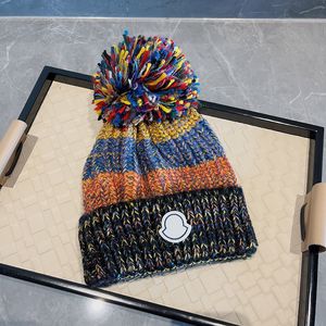 Bonnet de créateur de luxe, chapeau chaud, classique pour hommes et femmes, protection auditive respirante, couleurs mélangées, tendance, pull décontracté, chapeau d'hiver en cachemire