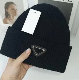 Bonnets de luxe de styliste, chapeau de seau, haricots d'hiver pour hommes et femmes, Design de mode, chapeaux en tricot, casquette en laine, lettre unisexe