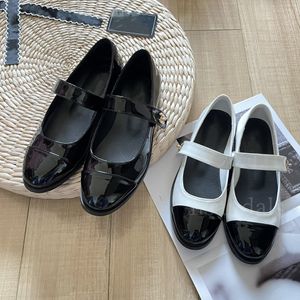 Designer de luxe Noir Ballerines Chaussures À Semelle Souple Femmes Marques Matelassé En Cuir Véritable Slip sur Ballerine Bout Rond Dames Robe Chaussures canal