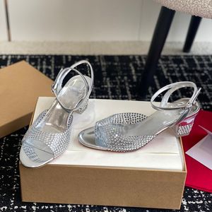 Diseñador de lujo Sandalia de tacón de bloque para mujer Zapatos de vestir Correa de tobillo Zapatos de plata con diamantes Zapatos de verano con talón descubierto Zapatos de gran tamaño 35-40 con caja