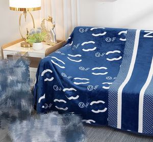 Couverture bleue de luxe avec logo et lettre blanche, couverture chaude et confortable, décoration de chambre, 150x200cm, avec boîte cadeau