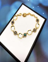 Designer de luxe Bracelet Charme Femmes Extravagant Link Chain Chain Deigners Lettre de bijoux Logo Fleur Fleur Tempérament de bracelet Crys2504816