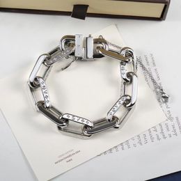 Bracelet de créateur de luxe Bracelet de mode classique Bracelet à breloques pour hommes et femmes Bracelet de créateur neutre Bijoux disponibles avec ou sans boîte