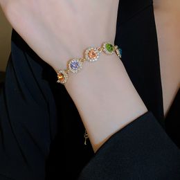 Braceuse de concepteur de luxe Bracelet en diamant coloré Bracelet incrusté Bracelet haut de gamme Bracelet léger Bracelet Luxur