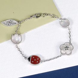 Pulsera de diseño de lujo Pulsera elegante con dijes de moda Pulsera con colgante de flores Regalo del Día de los Caídos Regalo de fiesta de cumpleaños 3 colores