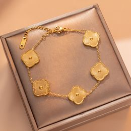 Bracelet de créateur de luxe Trèfle à quatre feuilles Bracelets à breloques pour femme Mode élégante Chaîne en or 18 carats Mère Femmes Filles Fête d'anniversaire Cadeaux chaînes