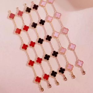 Pulsera de diseñador de lujo Pulsera de cuatro hojas Moda de mujeres de joyas de joya de joya de 18k Proporción de joyas para parejas de vacaciones Regalo de alta calidad