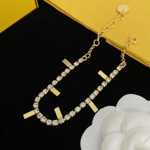 Bracelet de créateur de luxe Lettre F Émail Plein Diamant Bracelet De Mode Bracelet Saint Valentin Cadeau De Noël