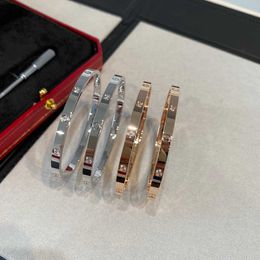 Bracer des créateurs de luxe Boutique en ligne High Edition Edition incolore Kajia V Bracelet Gold Edition étroite High End Eternal Ring Male et Female Coupl