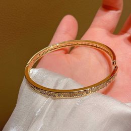 Luxe ontwerper armbanden online winkel Koreaanse jojo kleine perfectie pure zilveren armband voor vrouwen veelzijdige en veelzijdige micro -ingelegde lichte luxe stijl geschenken t