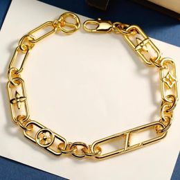 Bracelets de créateurs de luxe Bracelets pour femmes Bracelets de mode élégants bijoux de marque célèbre cadeaux de vacances avec ou sans boîtes