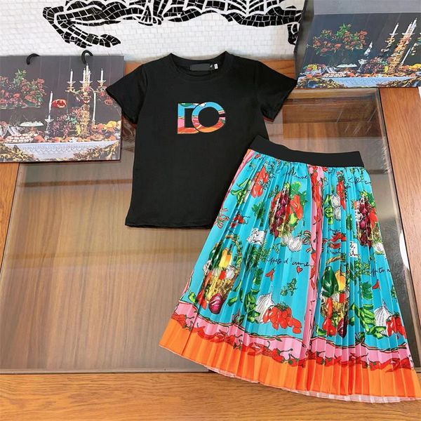 Diseñador de lujo Marca Bebé Conjuntos de ropa para niños Marca clásica Ropa para niños Trajes Bebé Verano Camisetas de manga corta con estampado floral faldas plisadas Camisa de moda