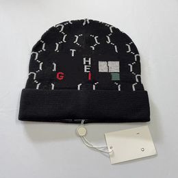 Chapeau tricoté sans bords de marque de créateur de luxe pour hommes et femmes, chapeau classique en laine imprimé avec lettres imprimées, nouveau chapeau chaud épais pour l'hiver