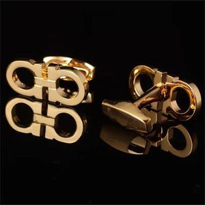 Boutons de manchette de marque de luxe de haute qualité, bijoux de mode pour hommes et femmes, lettres classiques, boutons de manchette en acier inoxydable, accessoires de chemise, joli cadeau de mariage