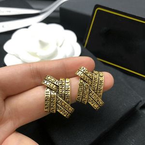 Luxe Designer Merk Letter Stud Earring Retro Stijl Letter Stud Voor Vrouwen Meisje Party Gift Hoge Kwaliteit Sieraden Accessoire