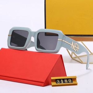 Diseñador de lujo Marca Gafas de sol Diseñador Gafas de sol Gafas Mujeres Gafas de sol Conducción al aire libre Moda Tonos clásicos UV400 Gafas polarizadas 5 colores Alta calidad