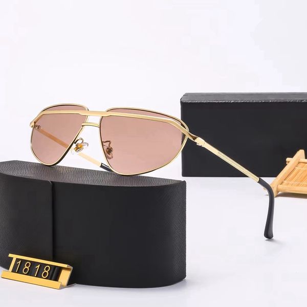 Lunettes de soleil de créateurs de luxe Lunettes de soleil Designer Sungasses Classic Lady Sun Glasses For Women Luxury Mix Couleur en option Triangulaire Signature Miroir Tendre Pont