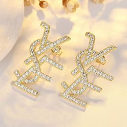 Luxe designer merk Y-legering staal 18k goud rosé zilver strass vrouwen letter logo graveren oorbellen meisjes bruiloft sieraden groothandel