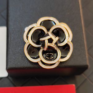 Luxe ontwerper broche merk brief messing broche 18k gouden vergulde kristallen bloem pin kerstcadeau feestje trouwen sieraden liefde cadeau