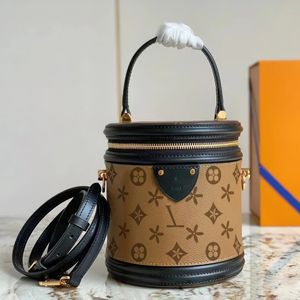 Luxe ontwerper Cannes Classic Crossbody emmerzakken Leather Mens vrouwen toilethoëren cosmetische handtassen koppelingszak geprint patrooncilinder schouderbanden bakken zakken